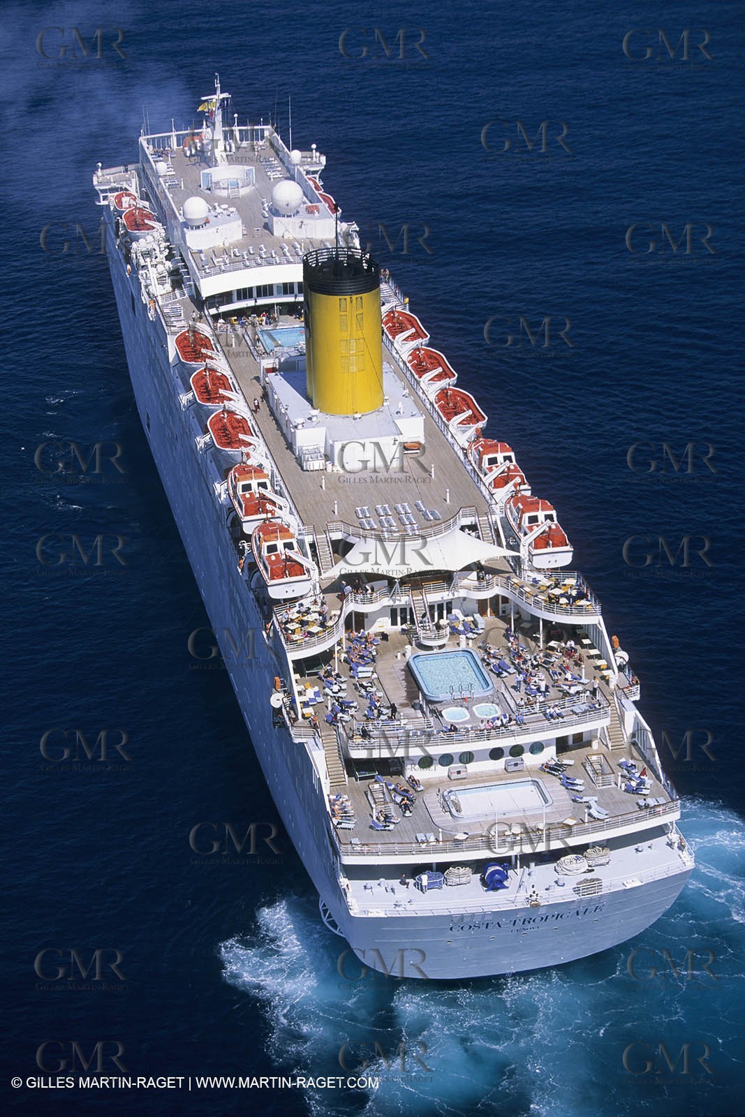 Paquebots, liners, cruise ships