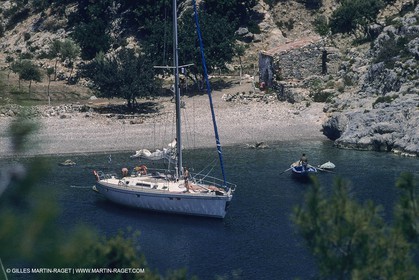 sailing, cruising, monohull at the mooring