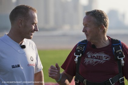 21 11 2010 - Dubai (UAE) - Dubai Louis Vuitton Trophy -  - Day off - James Spithill and Peter Lester go paragliding