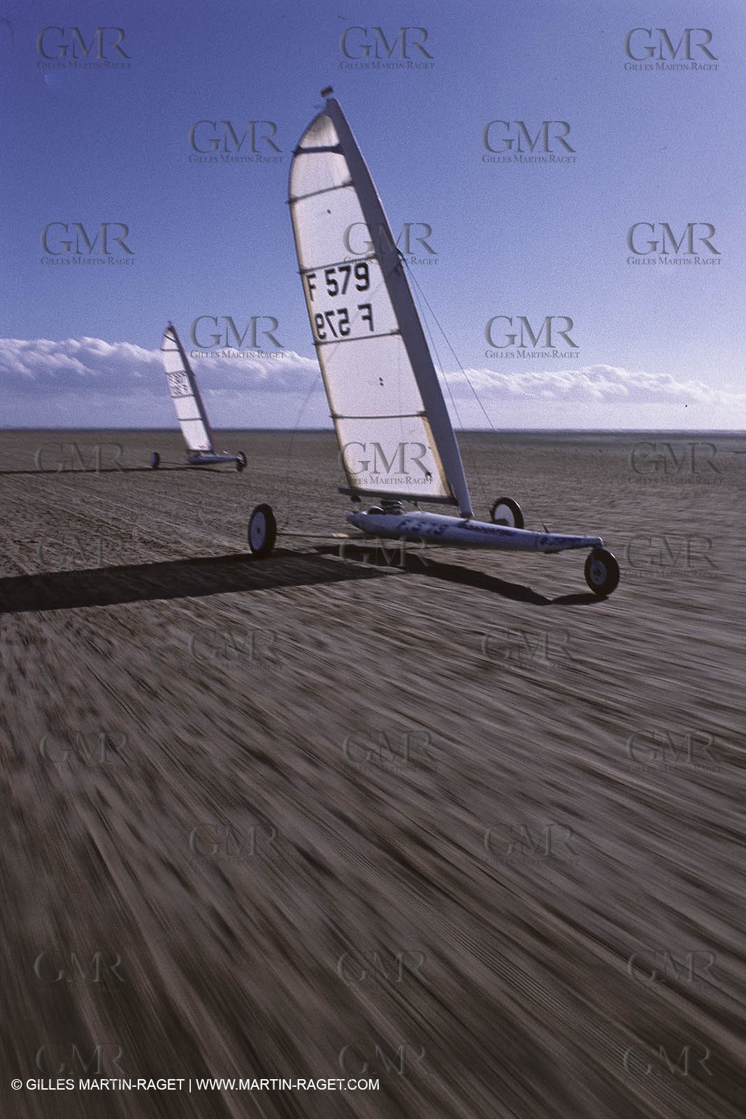 Watersports, Land sailing