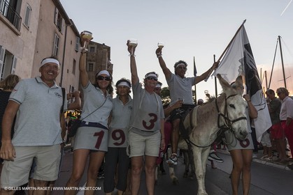 02 10 2014, Saint-Tropez (FRA,83), Voiles de Saint-Tropez 2014, Day 4, défilé des équipages   crew parade