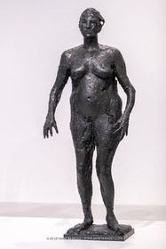 30 10 2023, Montpellier (FRA), oeuvre de Germaine Richier, Exposition Centre Pompidou - Musée Fabre 2023, L'Ouragane [1948-1949], Bronze patiné foncé, Epreuve d'artiste, Fondeur : Susse, Paris, 179 x 67 x 43 cm, Centre Pompidou, Musée d'art moderne, Paris, achat de l'état, 1957