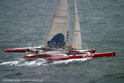 Round the world solo record - Idec - Francis Joyon - Brest finish