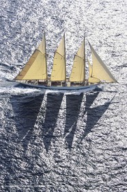 Sailing, Classic yachts, Nioulargue 1992,  Saint-Tropez (FRA,83)