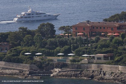 28 07 2007 - St Jean Cap Ferrat - SuperYachts - Motor Yachts - Hampshire