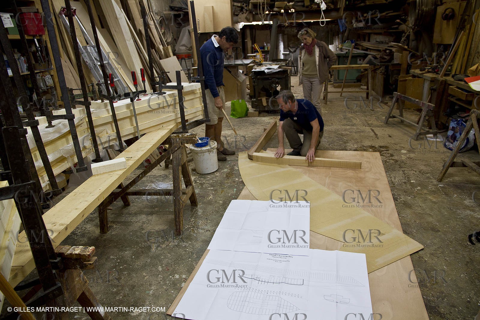 5 11 2011 - Marseille (FRA,13) - Alcyon - construction - Marc and edith Frilet meet Daniel Scotto in his workshop