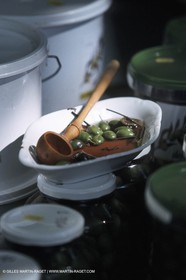 Huiles, olives, oliviers, oliveraie de la vallée des Baux