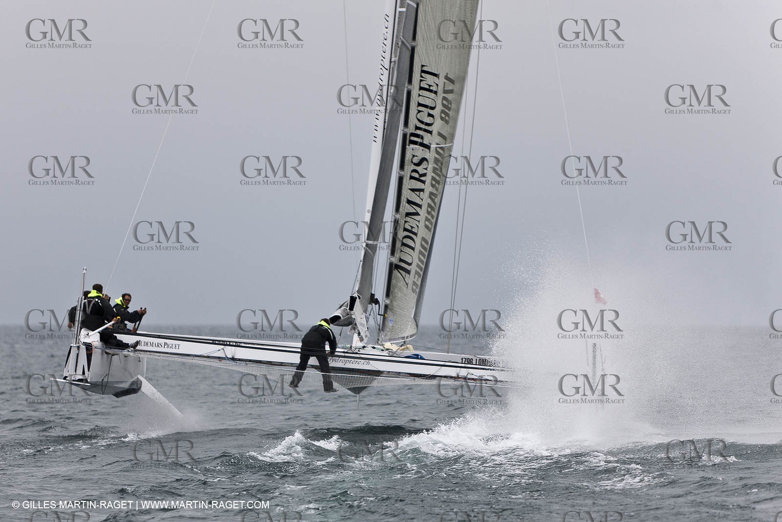 09 10 2010 - Morges (SUI) - L'Hydroptère.CH - 1st sail