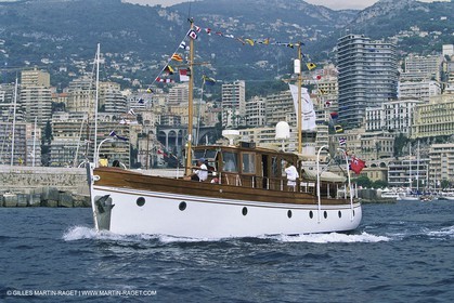 MOTORYACHT Bois132.jpg