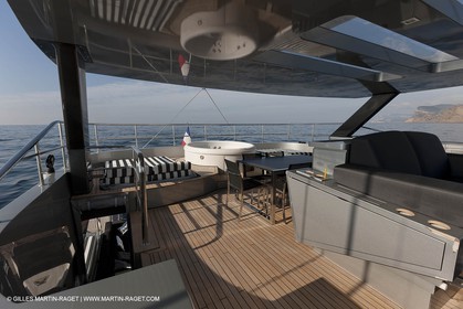 25 02 2011 - La Ciotat (FRA,13) - Super Yachts - Chantier H2X - Cartouche