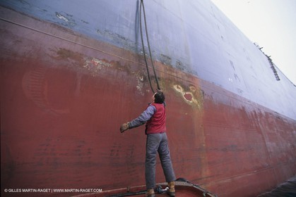 Monde maritime, opérations porturaires, ports, manoeuvres, marine world, harbour operations, maritime shipping,
