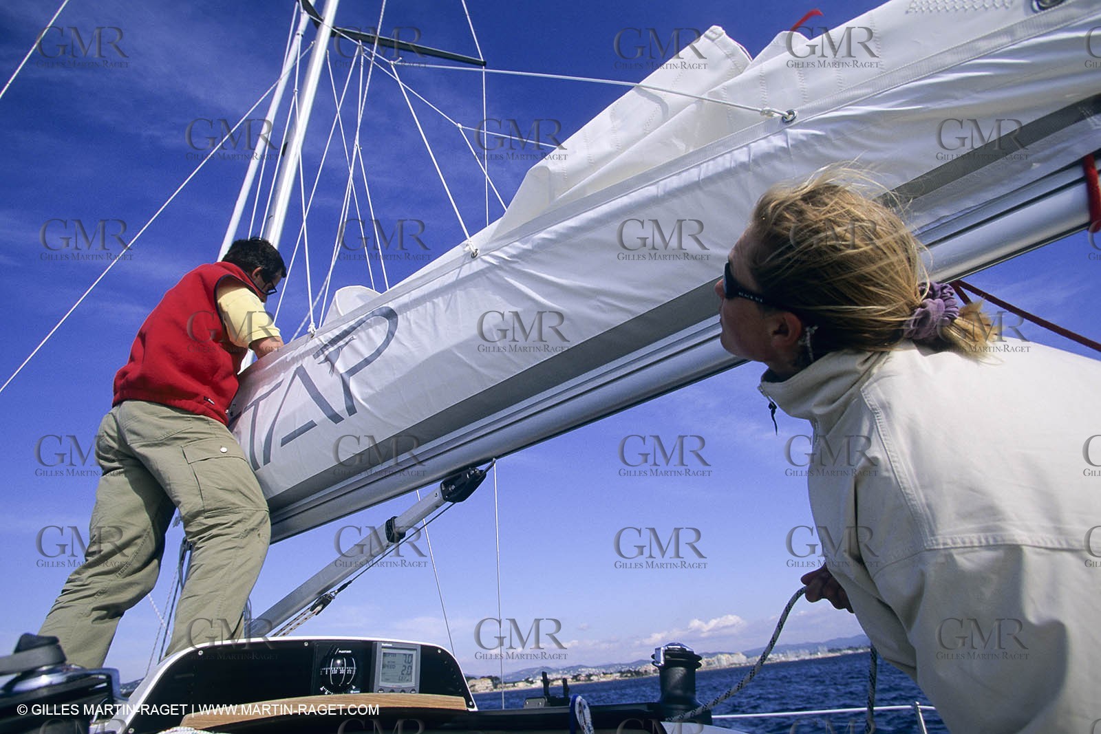 Sailing, cruising, women onboard