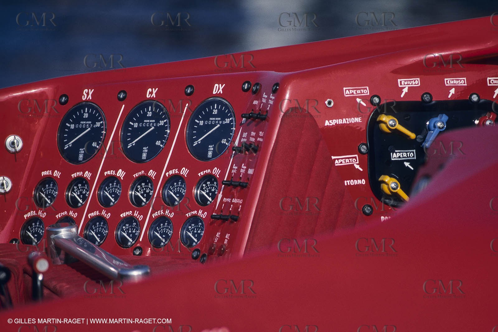 Powerboating, offshore racing