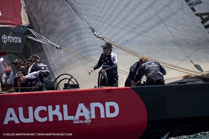 23 01 2009 - Auckland (NZL) -  Louis Vuitton Pacific Series - BMW ORACLE Racing-Tuning up onboard Emirates Team New Zealand yacht