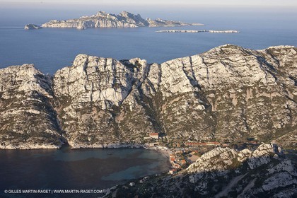 04 04 2009 - Marseille (FRA, 13) - Les Calanques - Marseille as seen from the top of the Baou Rond