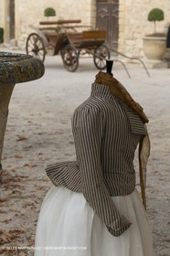 31 10 2013 - Ansouis (FRA,84) - Chateau d'Ansouis - Costumes de l'exposition Habits d'hommes