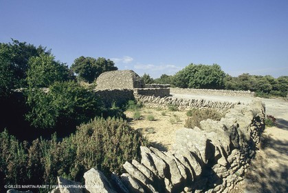 France, Provence, Luberon, Gordes, Village des Bories