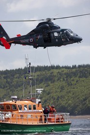 20 04 2010 - Lanveoc Poulmic - Grand Prix de L'Ecole Navale - Demonstration helitreuillage