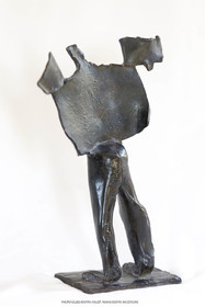 06 03 2016, Marseille, (FRA,13), Oeuvre de Germaine Richier, Homme de la nuit n°1 1954, Bronze patiné foncé, Numéroté 8 8, Fondeur L. Thinot, Paris, 27,5 x 20,4 x 9 cm, Collection particulière