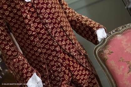 31 10 2013 - Ansouis (FRA,84) - Chateau d'Ansouis - Costumes de l'exposition Habits d'hommes