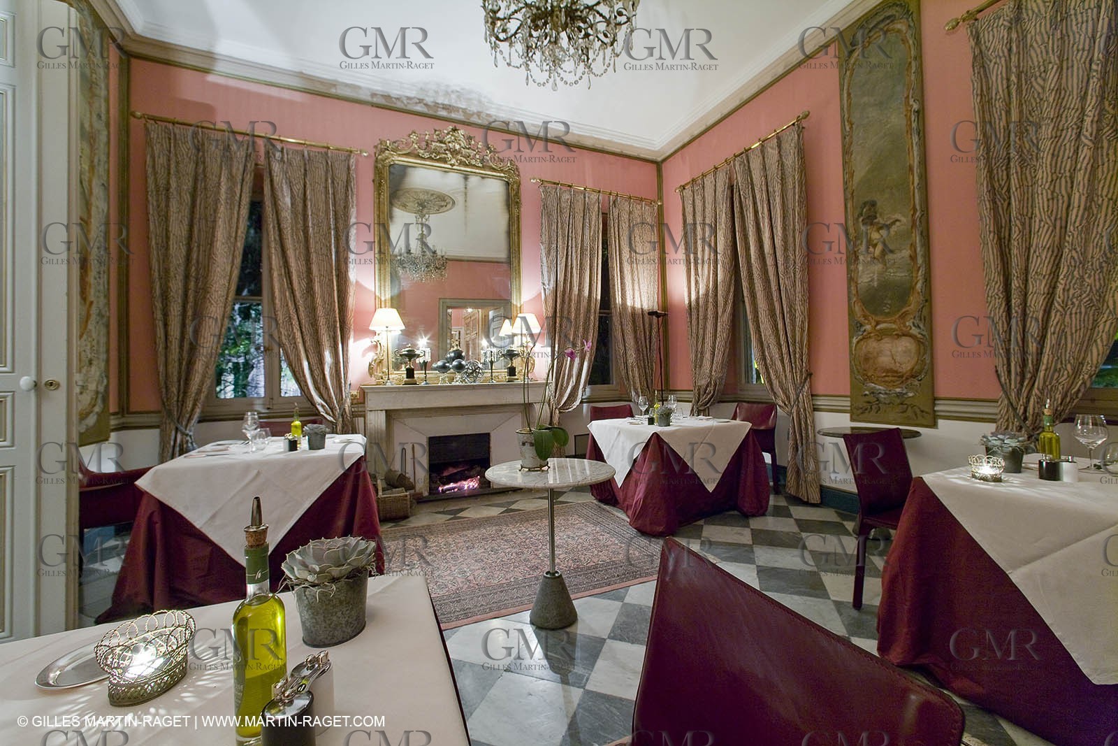 28 10 2007 - St Rémy de Provence (FRA,13) - Chateau des Alpilles