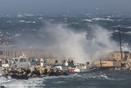14 03 13 - Marseille (FRA) - Tempête de Mistral