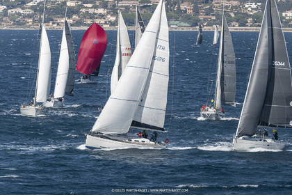 28 09 2022? Saint-Tropez,(FRA,83), Les Voiles de Saint-Tropez 2022 Régate N° 2 poup les modernes, navigation libre pour les grandes goélettes