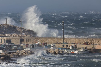 14 03 13 - Marseille (FRA) - Tempête de Mistral