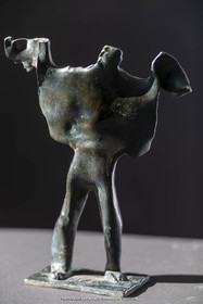 19 02 2020, Marseille, (FRA,13), Oeuvre de Germaine Richier, Homme de la nuit n°1 1954, Bronze patiné foncé, Numéroté EA, Fondeur L. Thinot, Paris, 27,5 x 20,4 x 9 cm, Collection particulière
