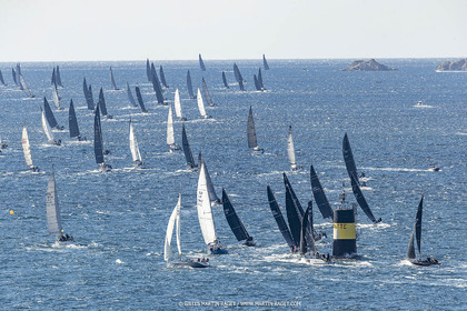 28 09 2022? Saint-Tropez,(FRA,83), Les Voiles de Saint-Tropez 2022 Régate N° 2 poup les modernes, navigation libre pour les grandes goélettes