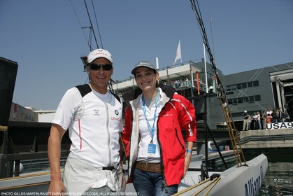 17 04 2007-Valencia (Spain)- 32nd America's Cup - Louis Vuitton Cup - RR1 - Day 2 - BMW ORACLE Racing - Spanish Top Model Laura Ponte 18th man onboard USA 98 for inaugural Louis Vuitton Cup race