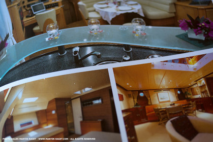 12 10 2012 - Marseille (FRA,13) - Editions Glenat, Paisance d'Exception, Texte de Vincent Bourdin, Photographies de Gilles Martin-Raget, 27,5 cm x 37 cm, 225 p. 50 €