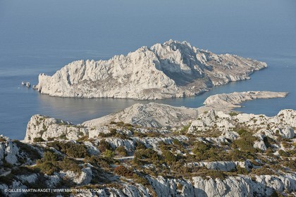 10 09 2009 - Marseille (FRA, 13) - Les Calanques - Massif de Marseilleveyre - Iles Maire et cap Croisette