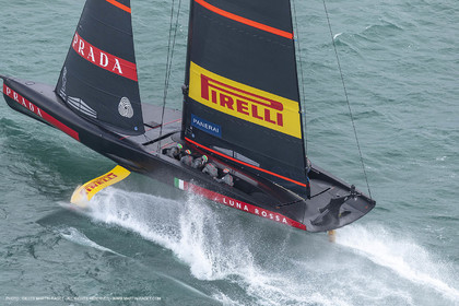 10 12 2020 - Auckland (NZL) - 36th America's Cup - Practice Sessions - Day 2 -Luna Rossa Prada Pirelli Team