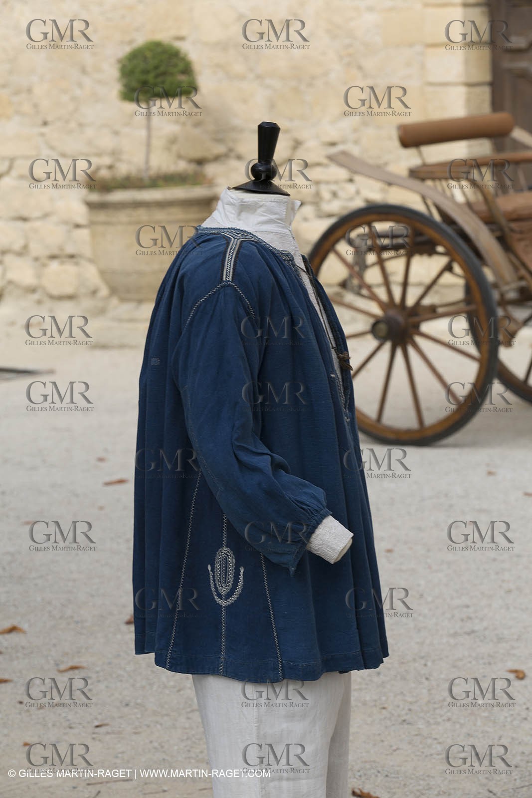 31 10 2013 - Ansouis (FRA,84) - Ansouis castle - Costumes of the exhibit Men costumes