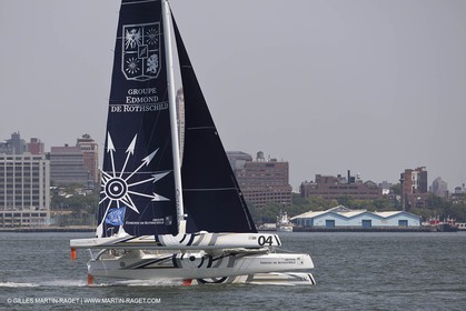 05 07 2012 - New York (USA) - Ocean Krys Race - Speed runs in fornt of NY city