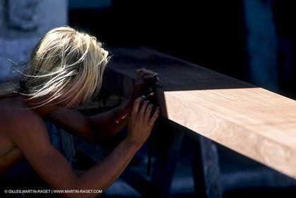 Bateaux à moteur, canots d'époque, Construction de la répolique de Sagitta au chantier Trapani (Cassis, FRA,13)