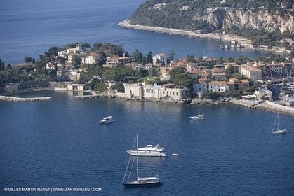 28 07 2007 - St Jean Cap Ferrat - SuperYachts - Motor Yachts - Hampshire