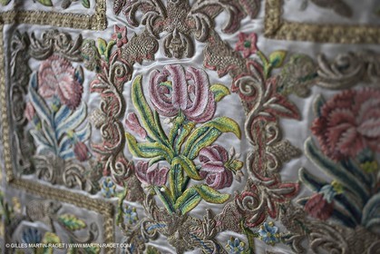 04 02 2013 - Marseille(FRA,13), Notre Dame de la Garde, Vêtements liturgiques