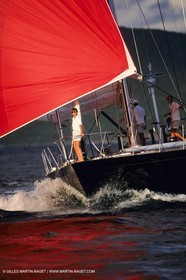 Voile, croisière, personnages