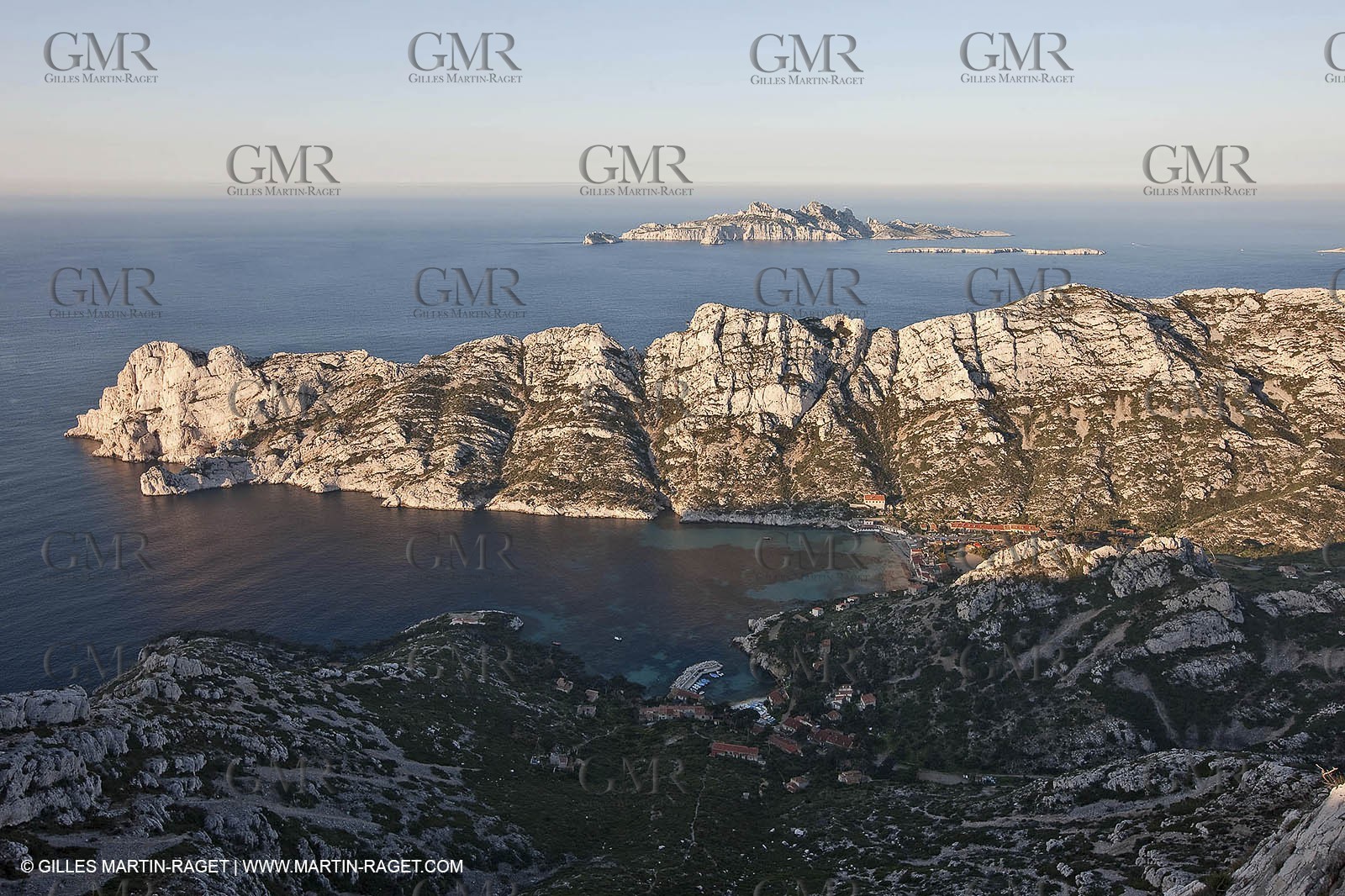 04 04 2009 - Marseille (FRA, 13) - Les Calanques - Marseille as seen from the top of the Baou Rond