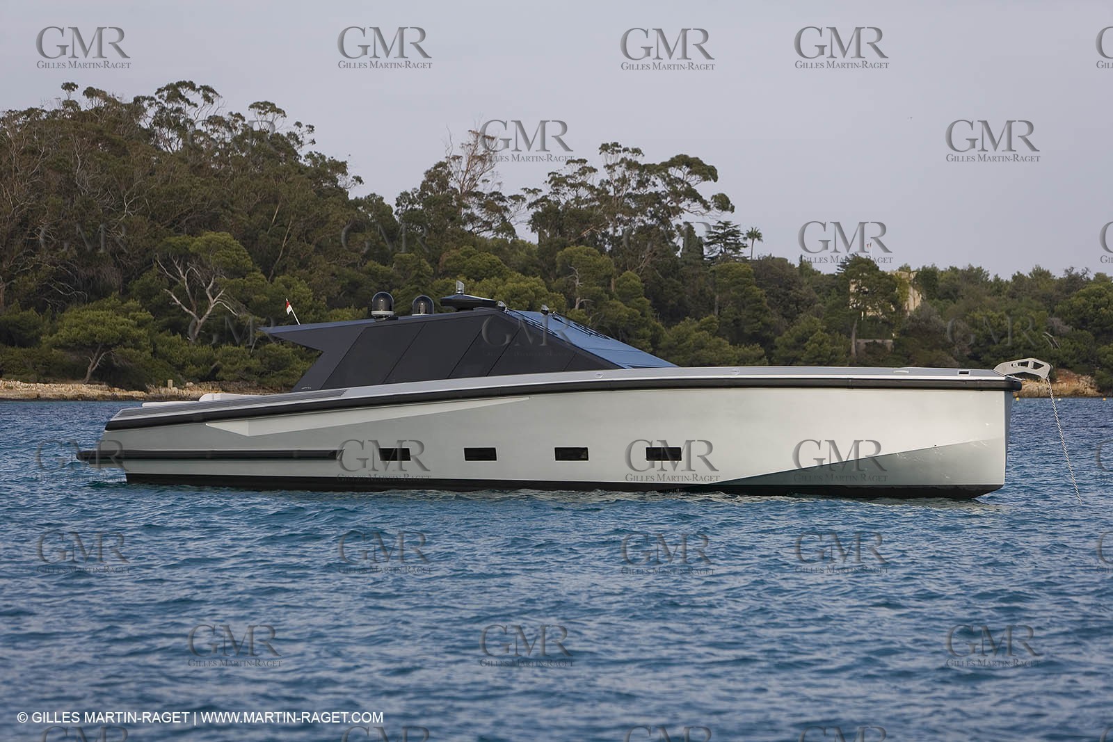 29 09 2007 - St Jean Cap Ferrat - Wally Yachts - Wally Power 70 - Lau Lau