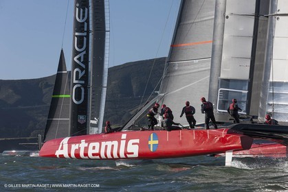 08 02 2013 - San Francisco (USA) - 34th America's Cup - ARTEMIS and ORACLE TEAM USA AC72 training in San Francisco Bay