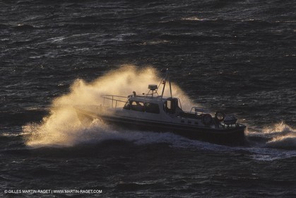 Monde maritime, opérations porturaires, ports, manoeuvres, marine world, harbour operations, maritime shipping,