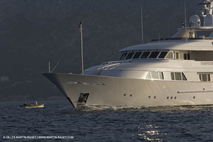 28 07 2007 - St Jean Cap Ferrat - SuperYachts - Motor Yachts - Hampshire