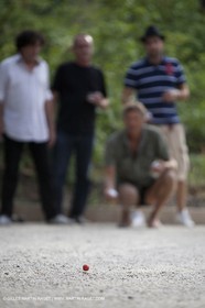 04 09 2010 - Saint Rémy de Provence (FRA,13) -Une pPartie de pétanque