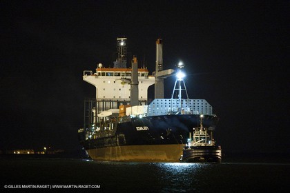 04 01 2010 - Valencia (ESP) - 33rd America's Cup - BMW ORACLE Racing - Arrival of Oceanlady in the port of Valencia