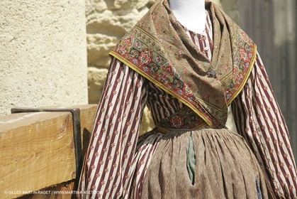 May 2004 - La Tour d'Aigues (FRA, 84) - Old costumes for women of the South exhibition
