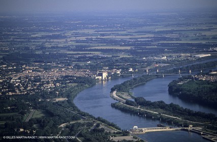 Rhône river, Tarascon
