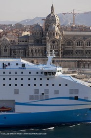 14 01 2012 - Marseille (FRA,13) - Compagnie La Méridionale - le Piana devant Marseille et les Calanques